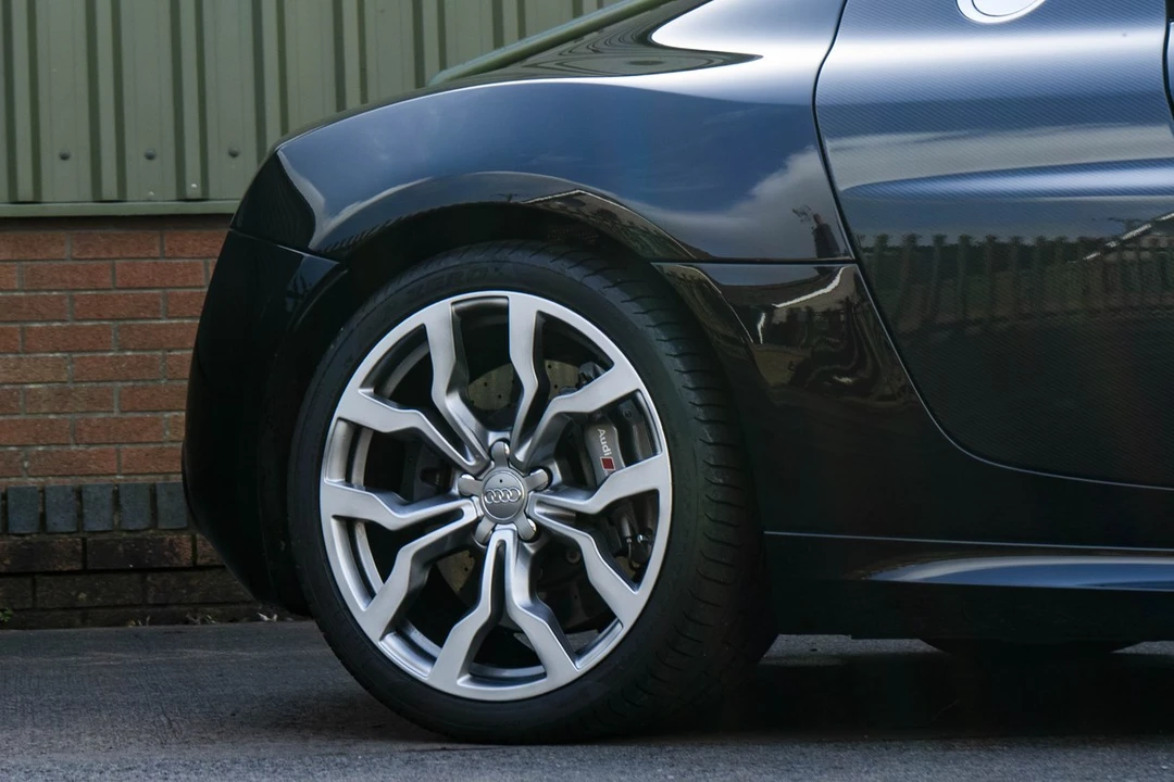 2014 Audi 42 R8 - Image 17 of 30