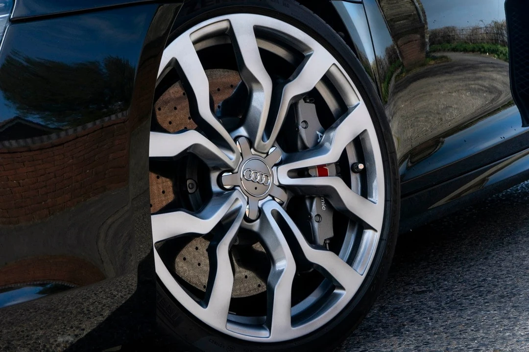 2014 Audi 42 R8 - Image 20 of 30