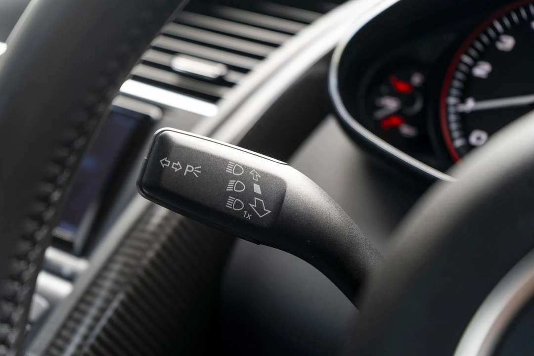 2014 Audi 42 R8 - Image 28 of 30