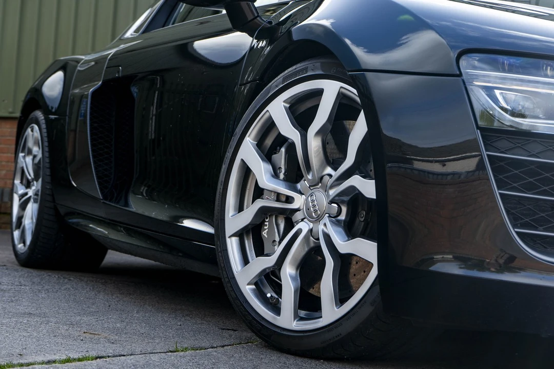 2014 Audi 42 R8 - Image 18 of 30