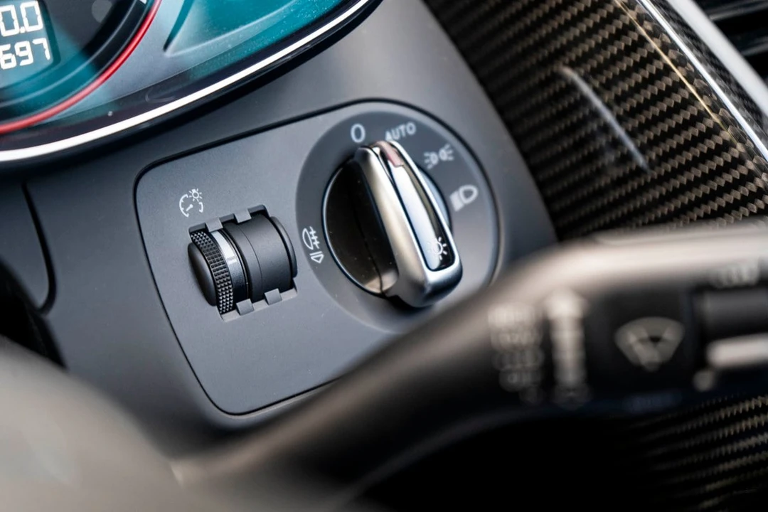 2014 Audi 42 R8 - Image 27 of 30