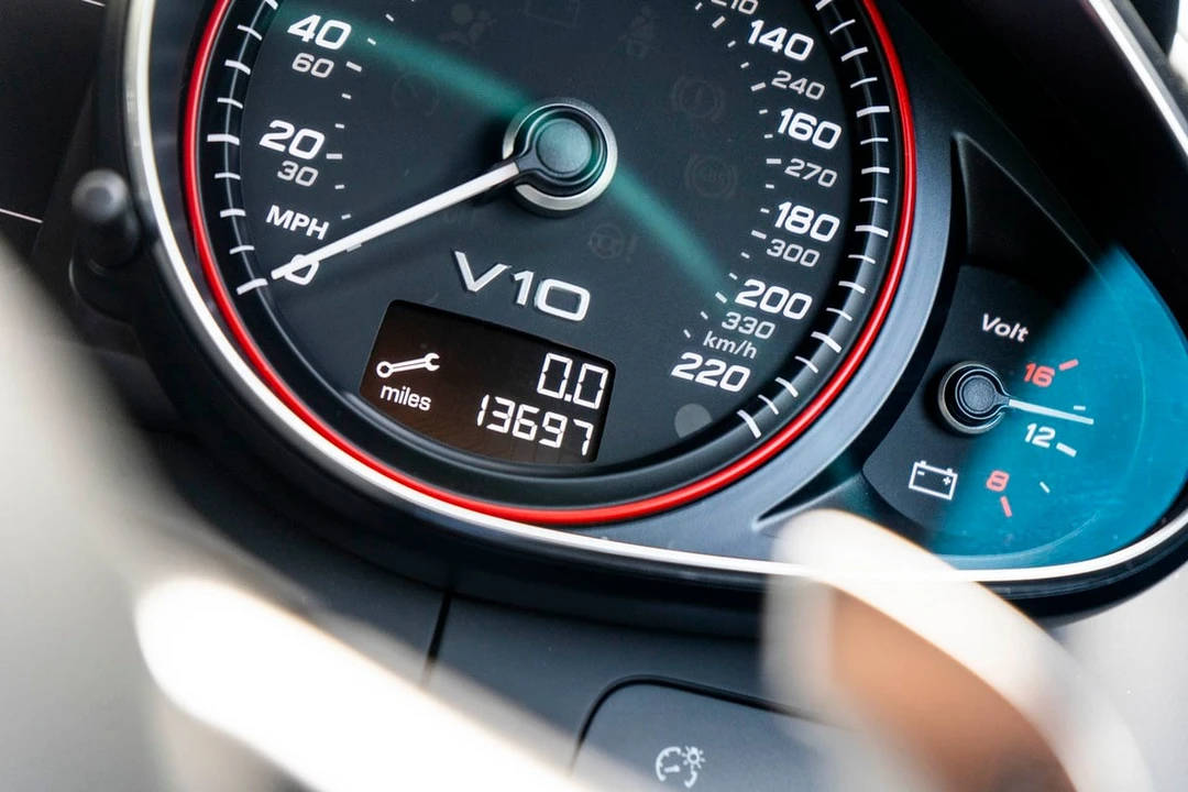 2014 Audi 42 R8 - Image 25 of 30