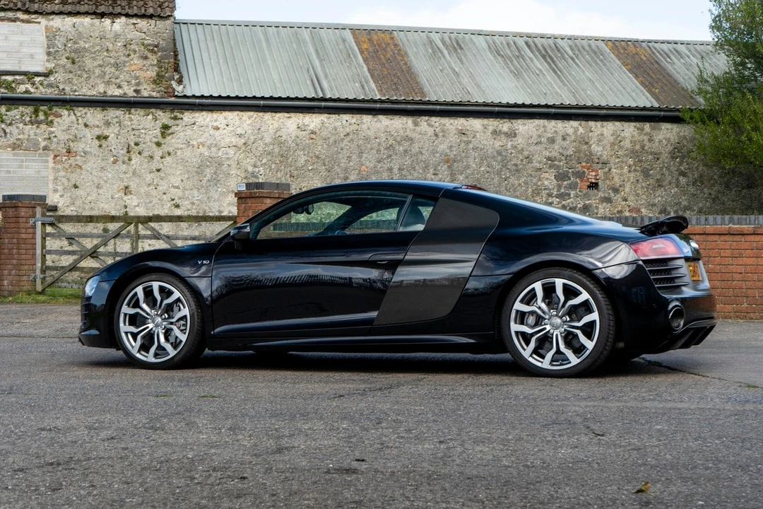 2014 Audi 42 R8 - Image 4 of 30