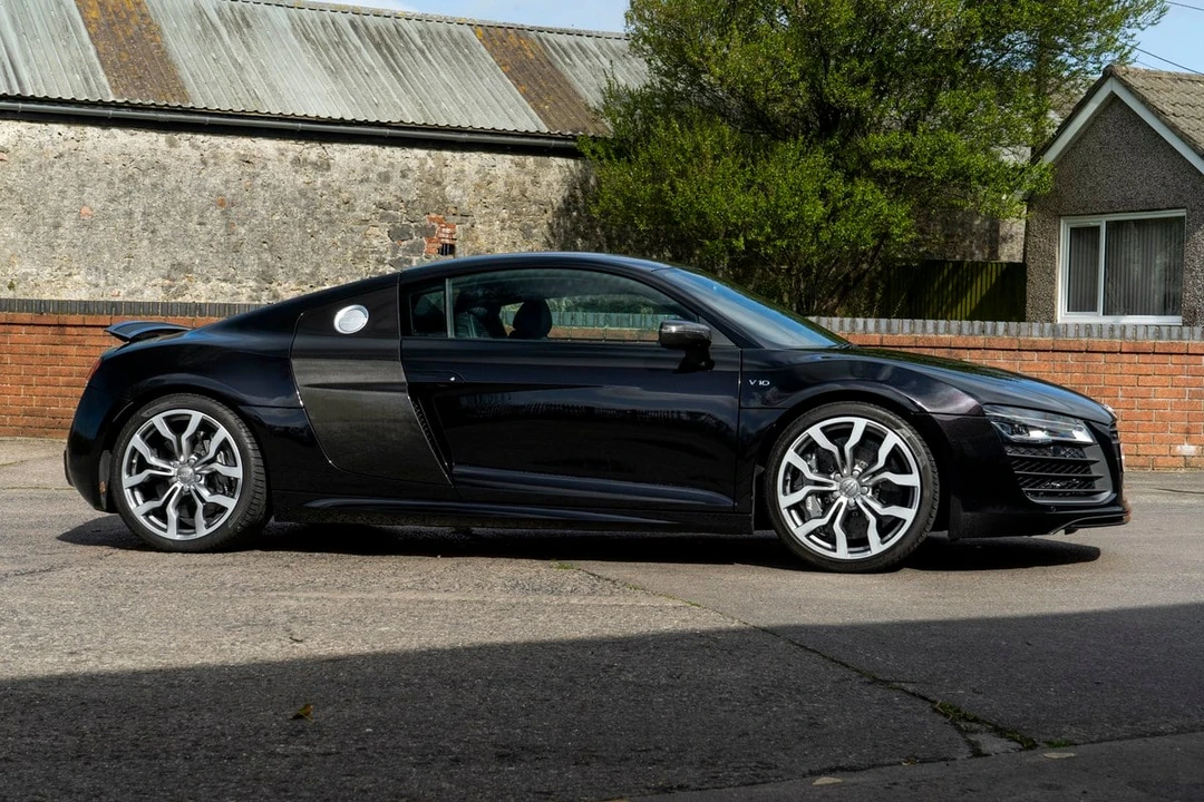 2014 Audi 42 R8 - Image 5 of 30