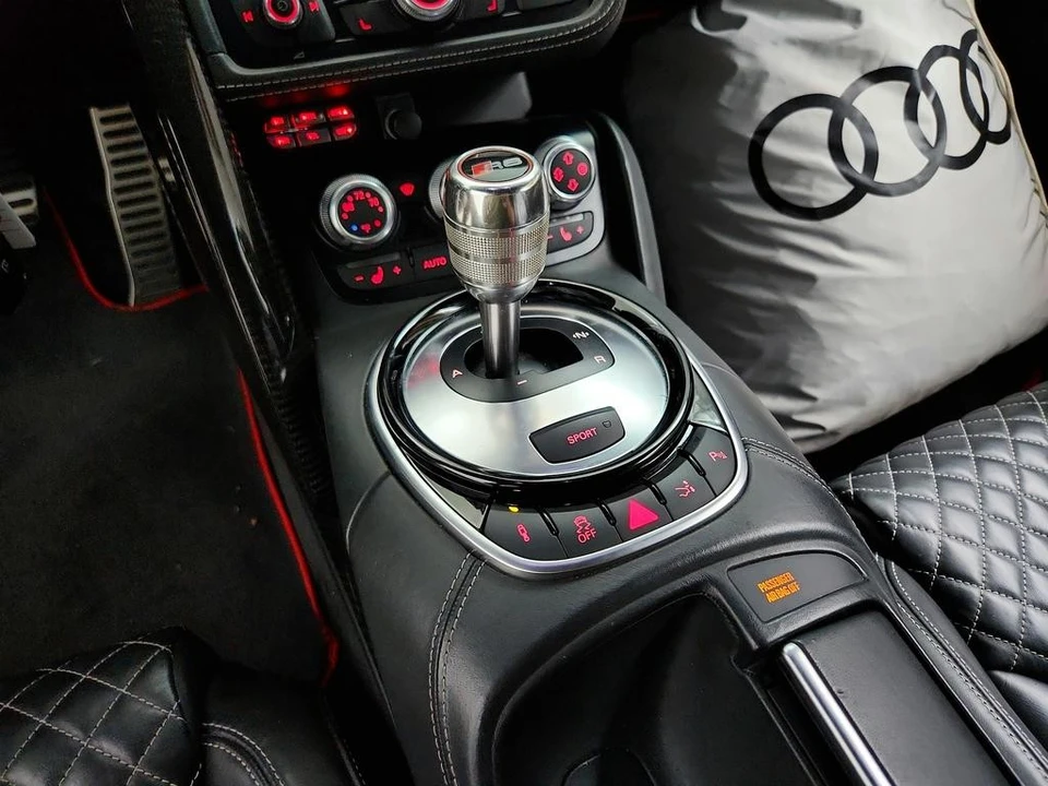 2014 Audi 42 R8 - Image 17 of 21