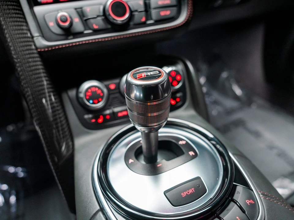 2014 Audi 42 R8 - Image 6 of 21
