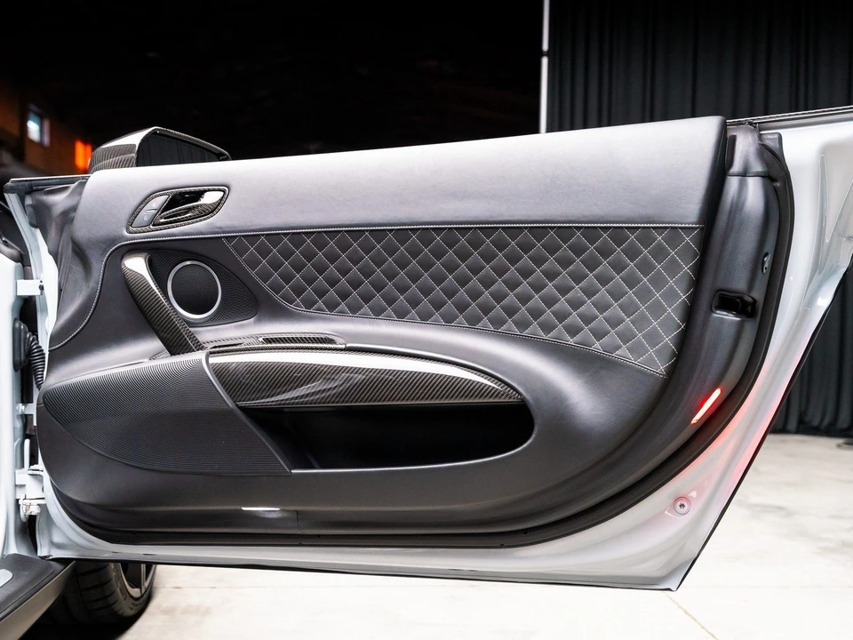 2014 Audi 42 R8 - Image 5 of 21