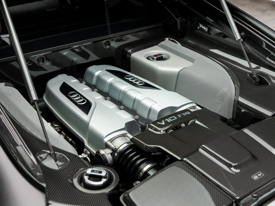 2014 Audi 42 R8 - Image 7 of 21