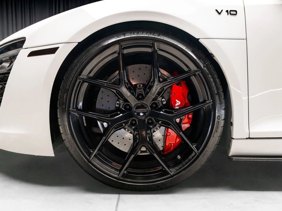 2014 Audi 42 R8 - Image 28 of 31