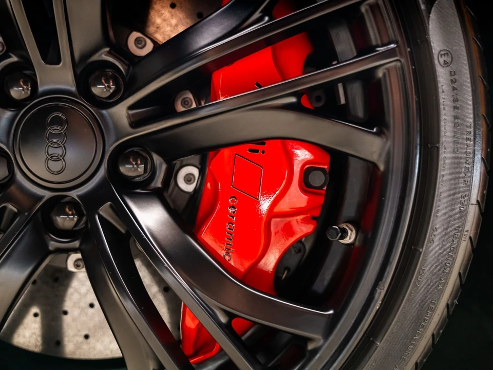 2014 Audi 42 R8 - Image 26 of 31
