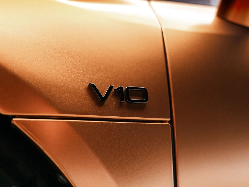 2014 Audi 42 R8 - Image 27 of 31