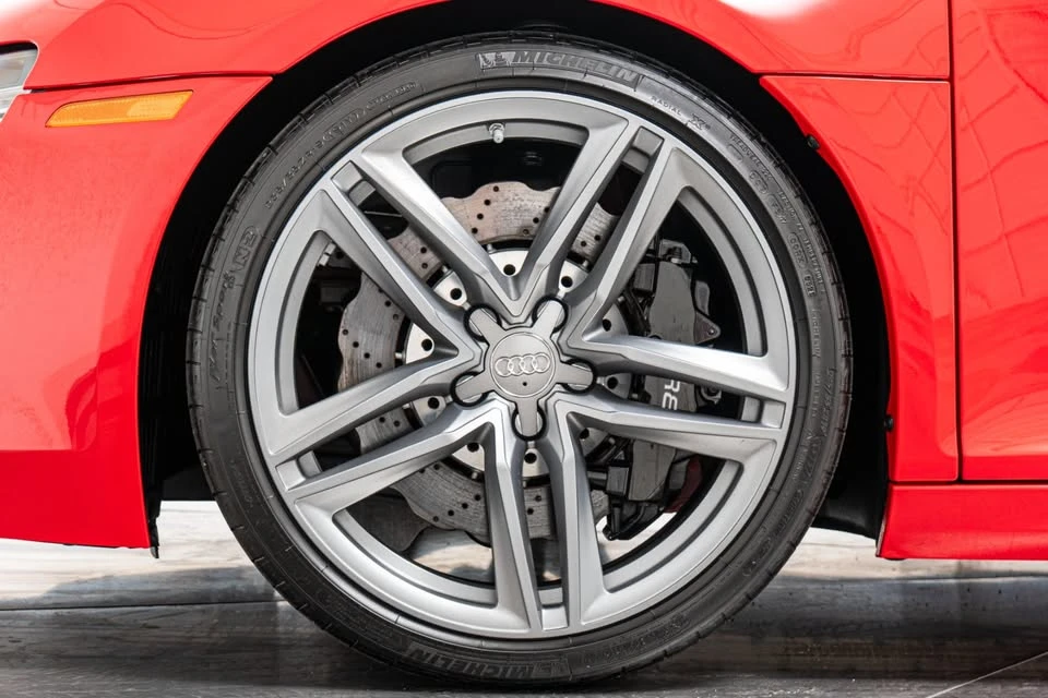 2014 Audi 42 R8 - Image 6 of 16