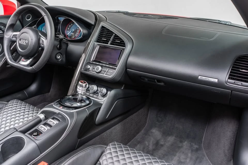 2014 Audi 42 R8 - Image 10 of 16