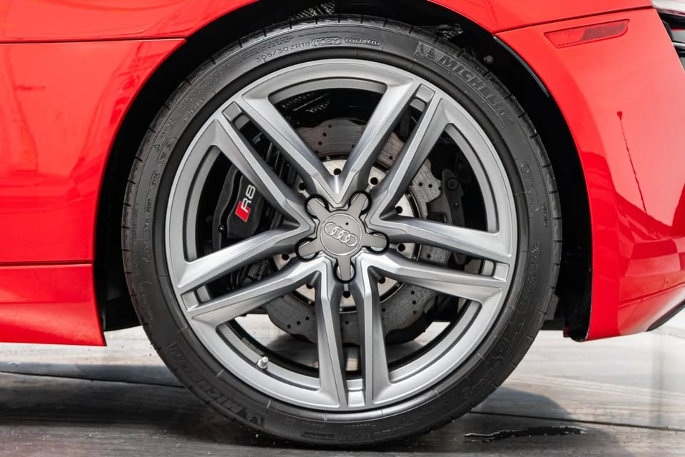 2014 Audi 42 R8 - Image 10 of 19