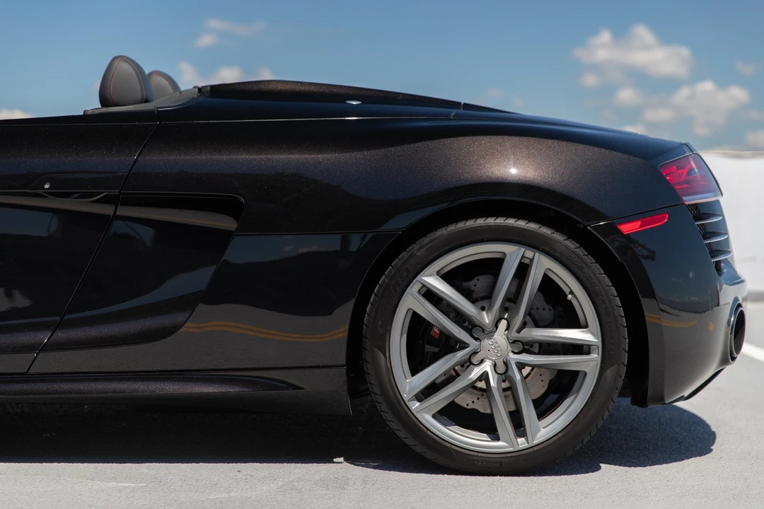 2014 Audi 42 R8 - Image 20 of 31