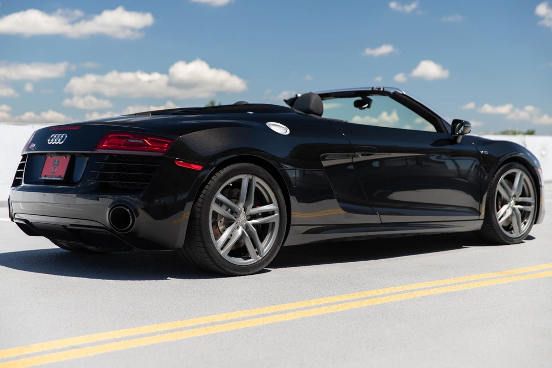 2014 Audi 42 R8 - Image 7 of 31