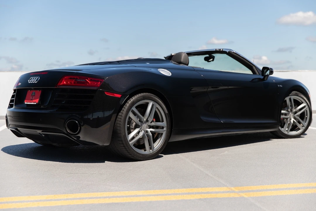 2014 Audi 42 R8 - Image 17 of 31