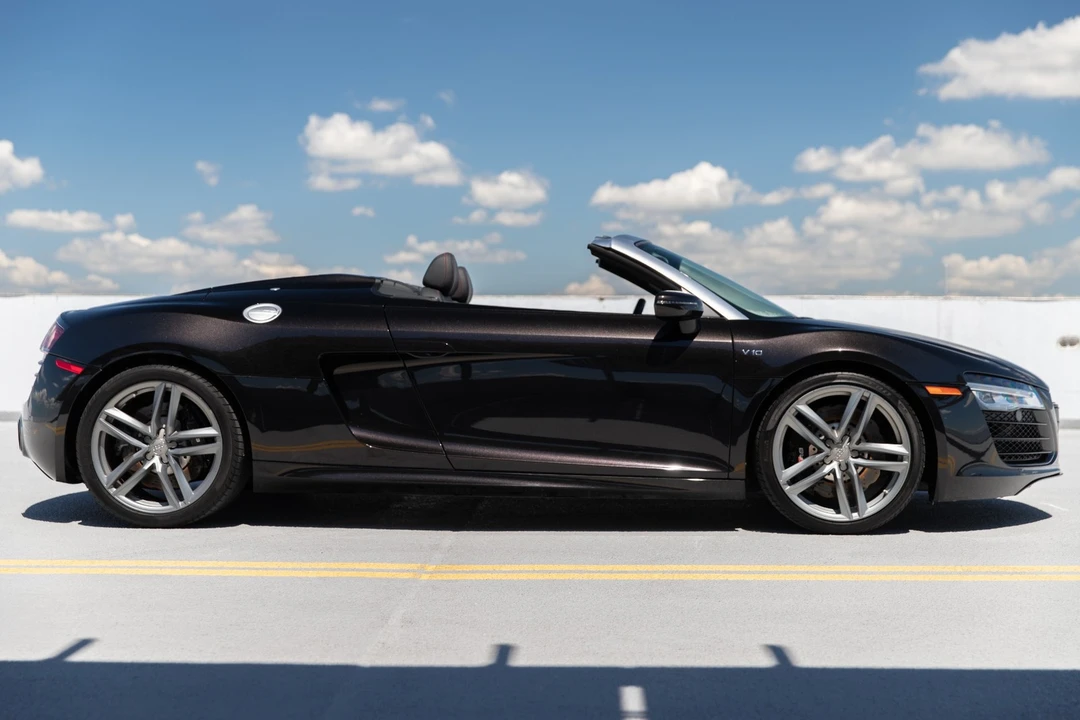 2014 Audi 42 R8 - Image 8 of 31