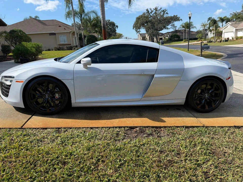 2014 Audi 42 R8 - Image 2 of 7