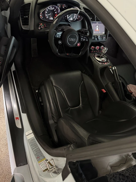 2014 Audi 42 R8 - Image 5 of 7