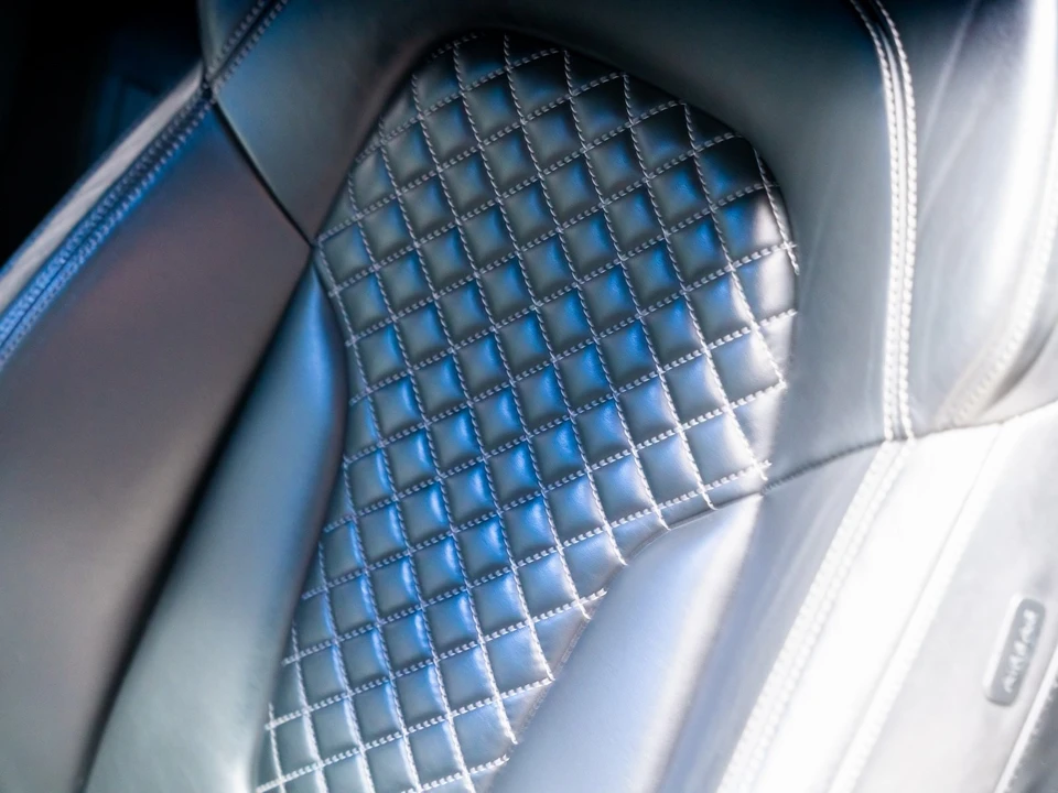 2014 Audi 42 R8 - Image 6 of 12