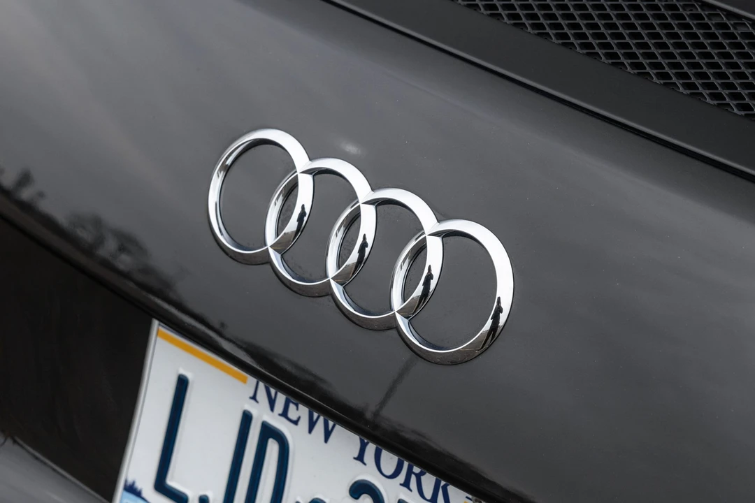 2014 Audi 42 R8 - Image 24 of 31