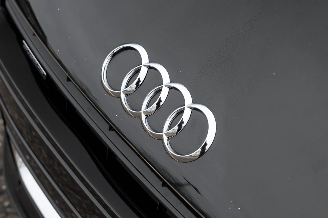 2014 Audi 42 R8 - Image 13 of 31