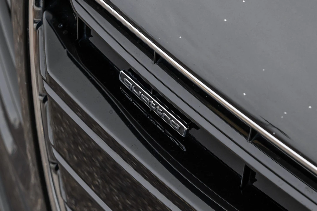 2014 Audi 42 R8 - Image 12 of 31