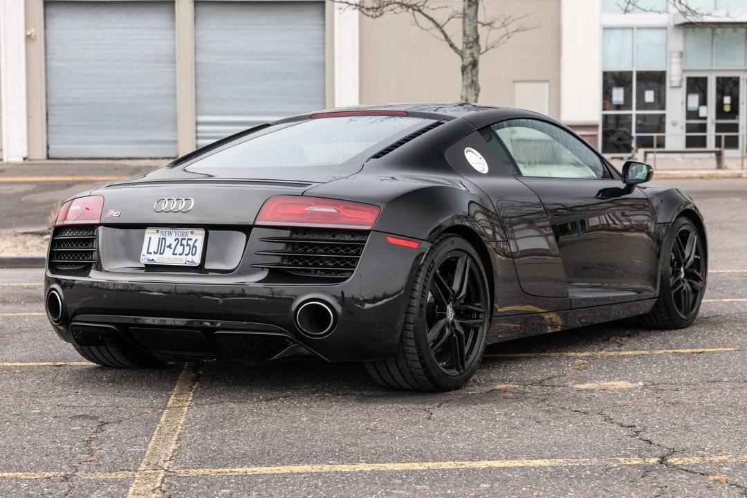 2014 Audi 42 R8 - Image 6 of 31