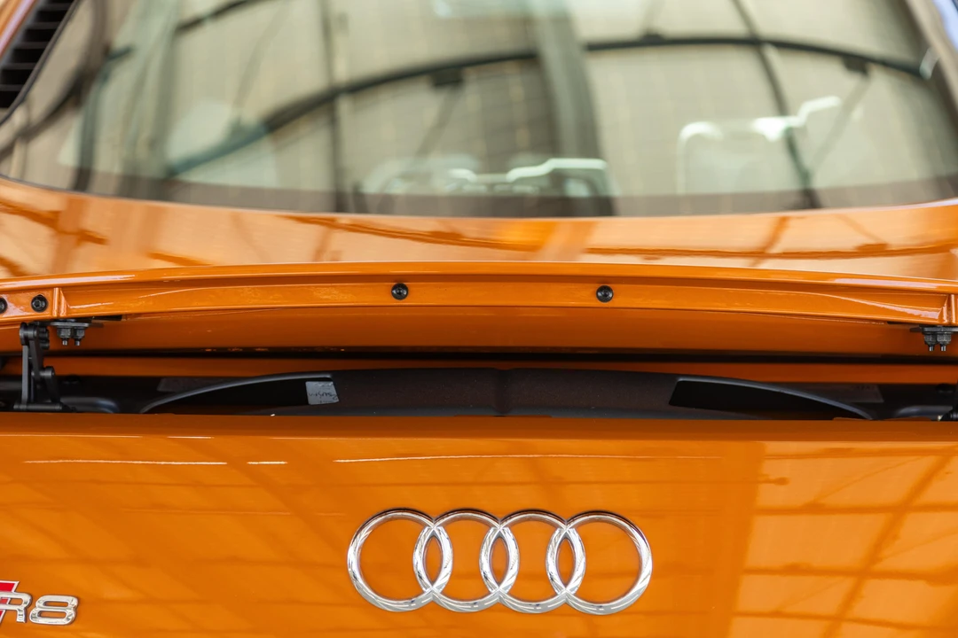 2014 Audi 42 R8 - Image 26 of 31