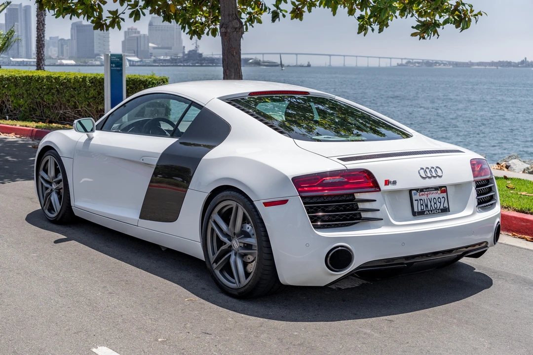 2014 Audi 42 R8 - Image 9 of 31