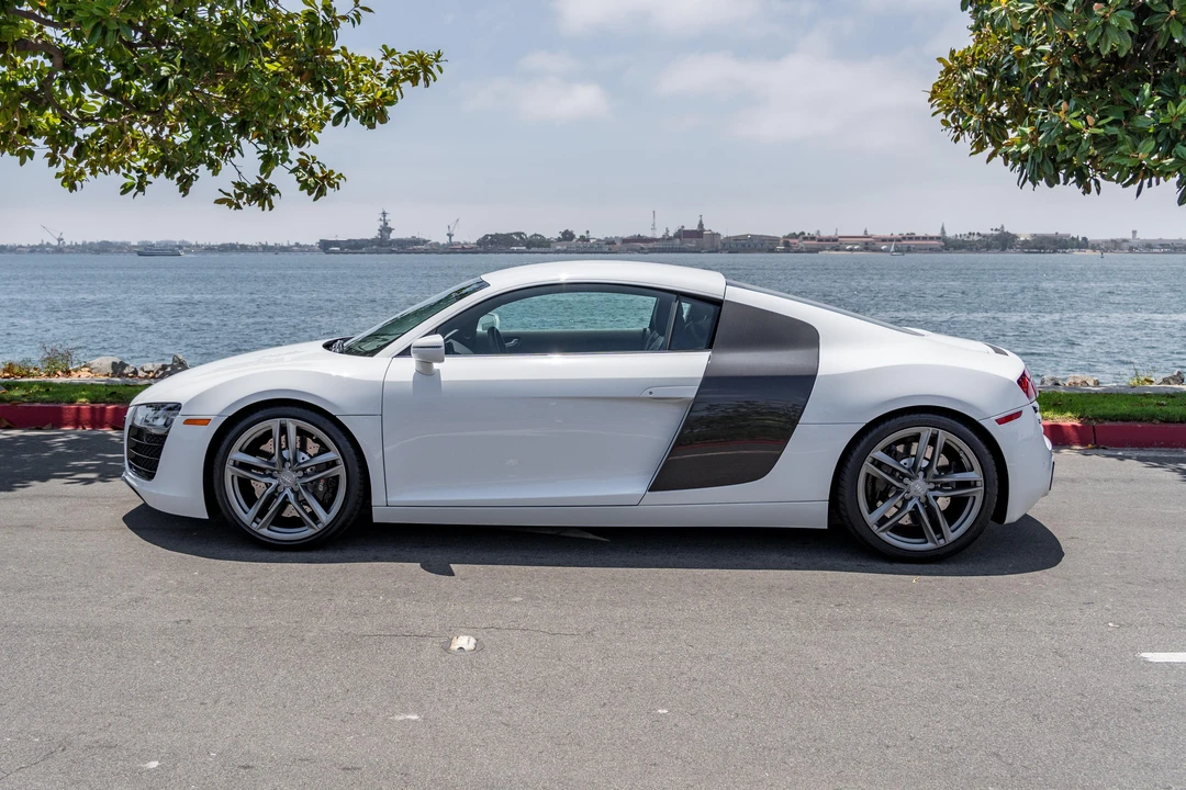 2014 Audi 42 R8 - Image 7 of 31