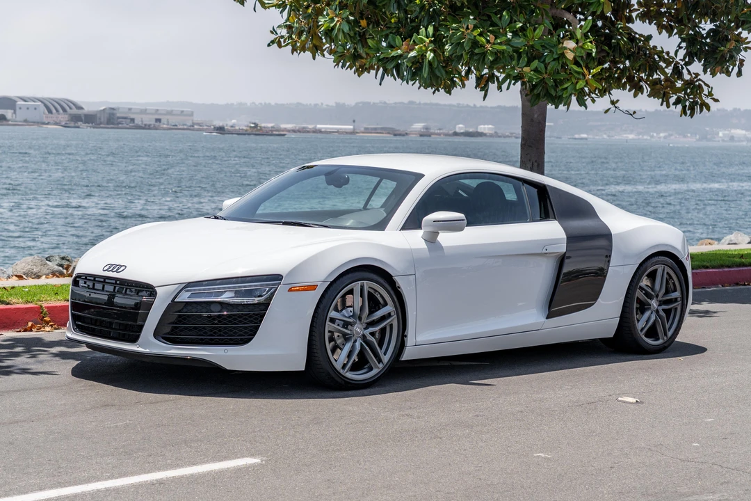 2014 Audi 42 R8 - Image 6 of 31