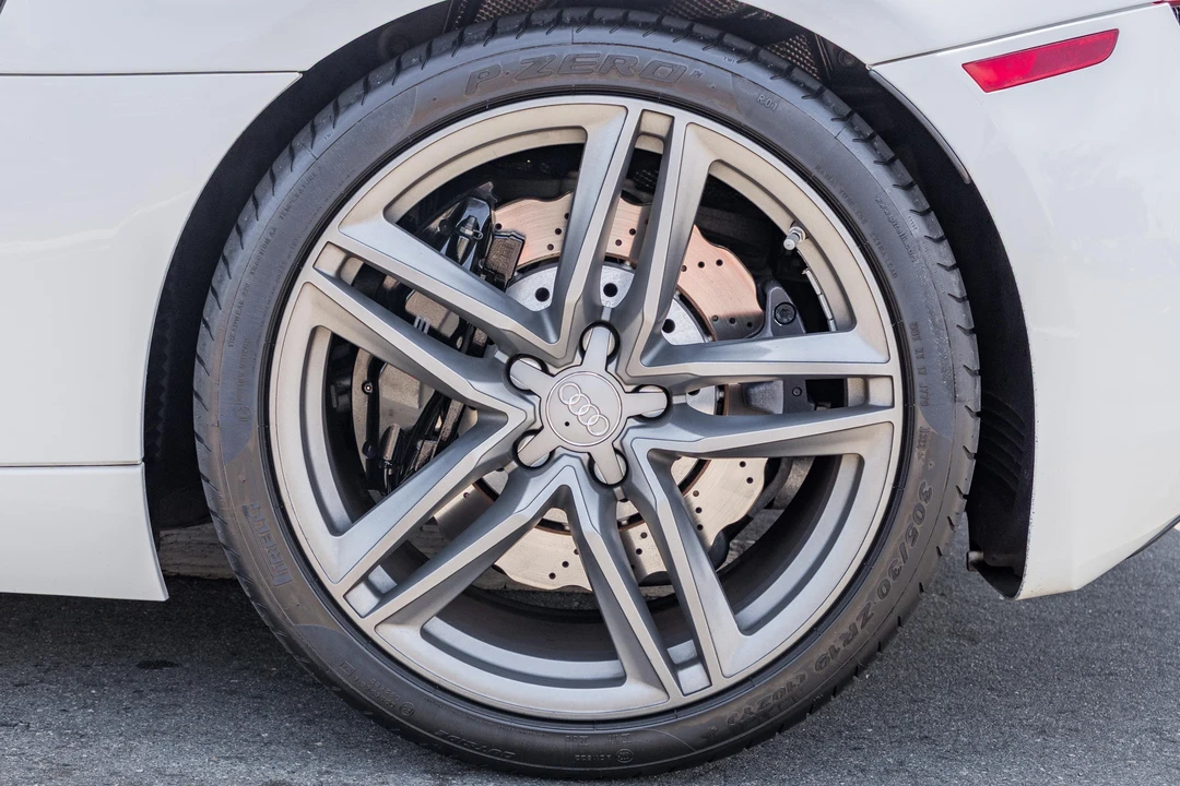 2014 Audi 42 R8 - Image 29 of 31