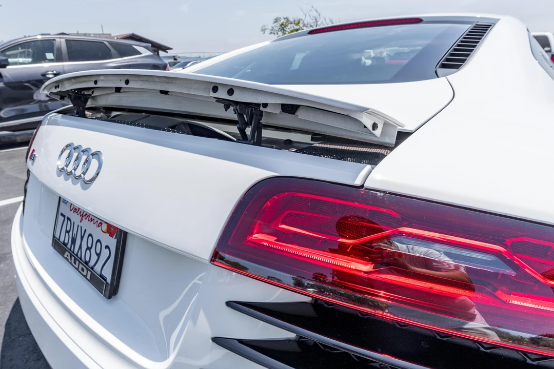 2014 Audi 42 R8 - Image 23 of 31