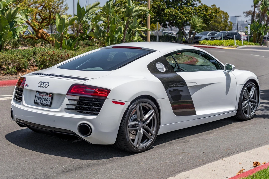 2014 Audi 42 R8 - Image 4 of 31