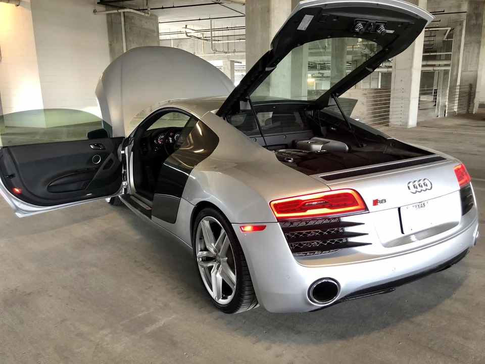 2014 Audi 42 R8 - Image 27 of 31