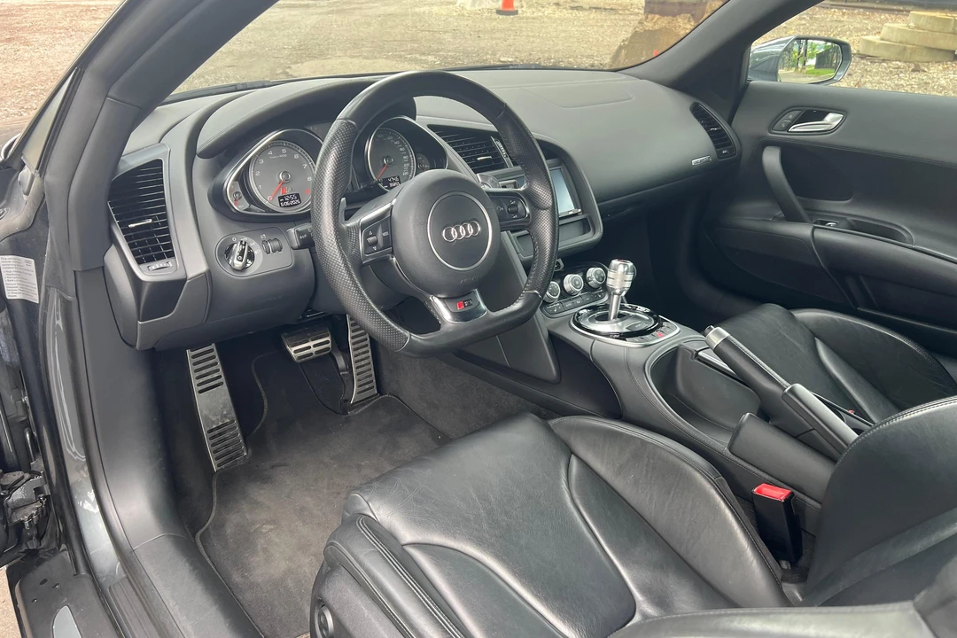 2014 Audi 42 R8 - Image 14 of 31