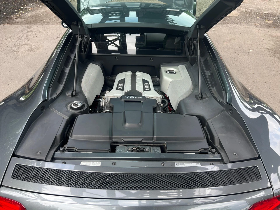 2014 Audi 42 R8 - Image 30 of 31