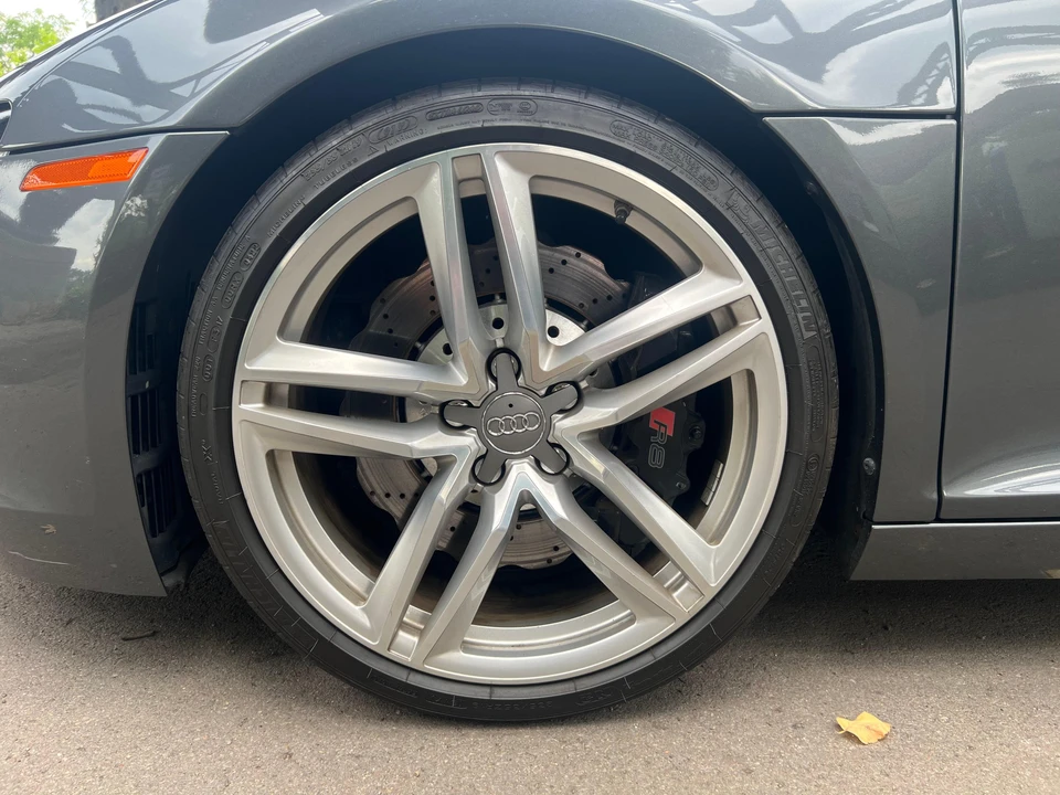 2014 Audi 42 R8 - Image 10 of 31
