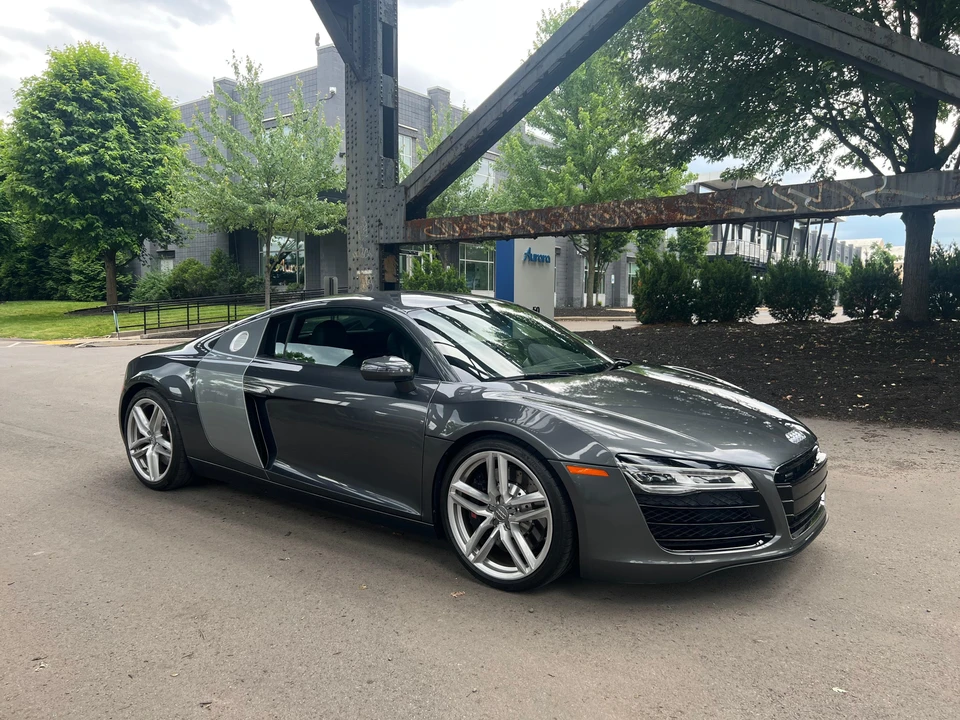 2014 Audi 42 R8 - Image 8 of 31
