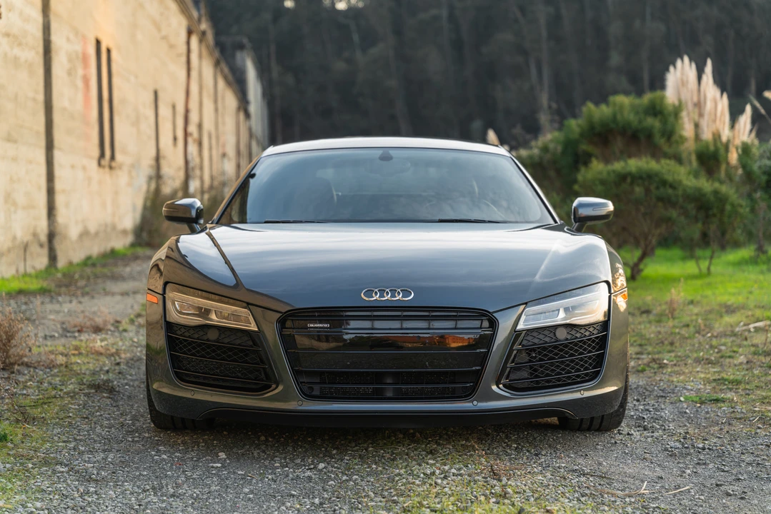 2014 Audi 42 R8 - Image 8 of 31