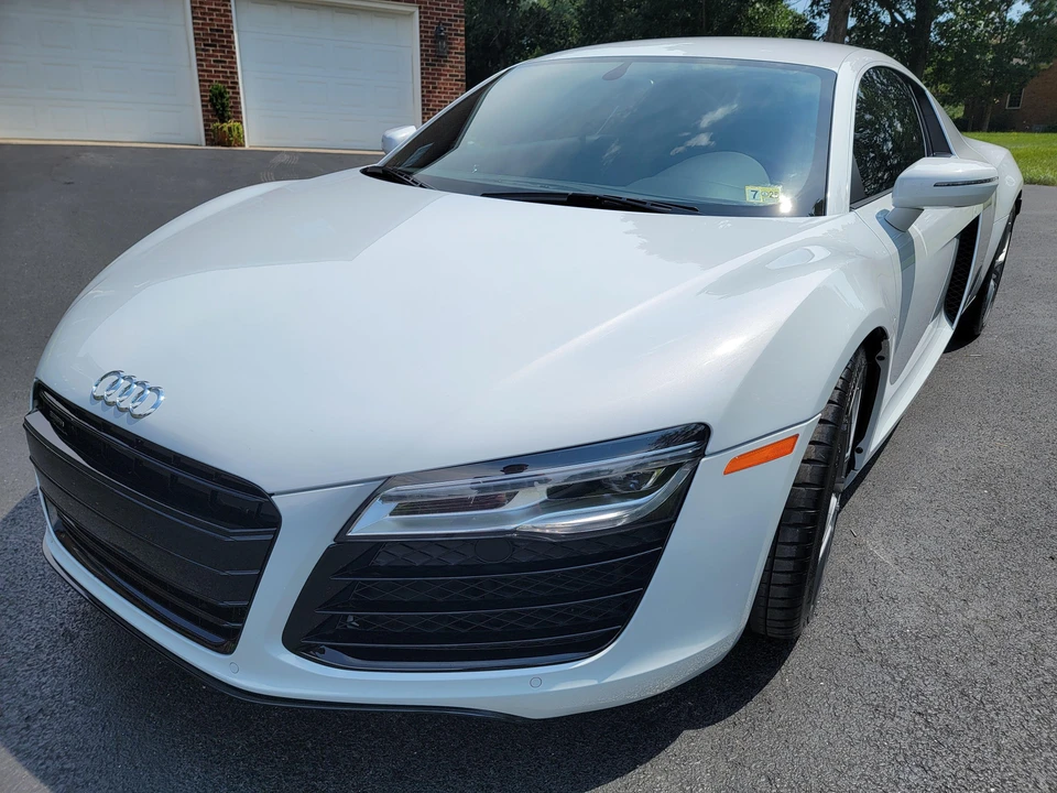 2014 Audi 42 R8 - Image 8 of 31