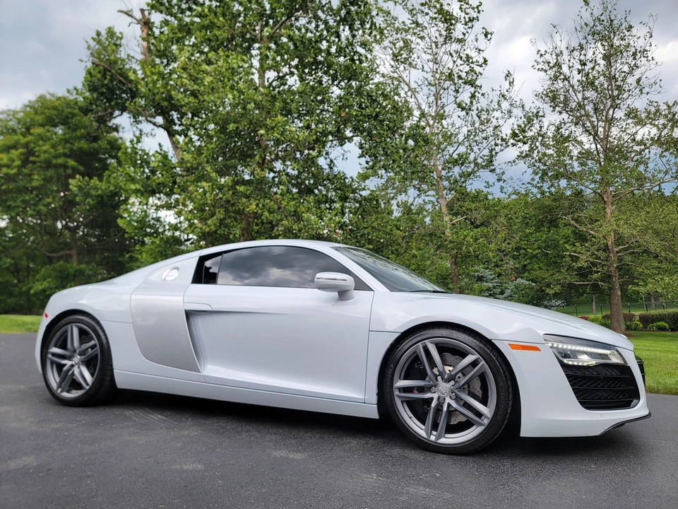 2014 Audi 42 R8 - Image 16 of 31