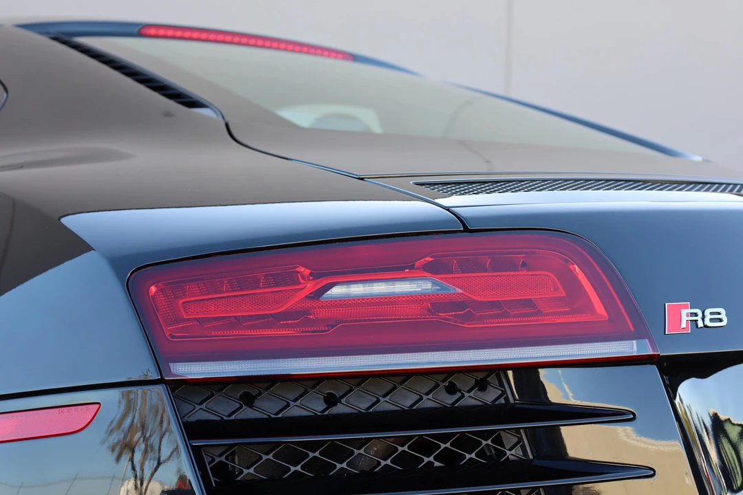 2014 Audi 42 R8 - Image 25 of 31