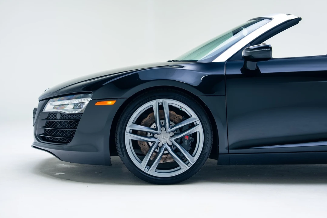 2014 Audi 42 R8 - Image 9 of 21
