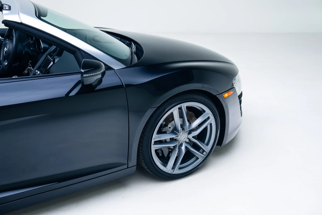2014 Audi 42 R8 - Image 17 of 21