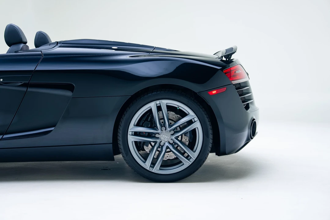 2014 Audi 42 R8 - Image 15 of 21