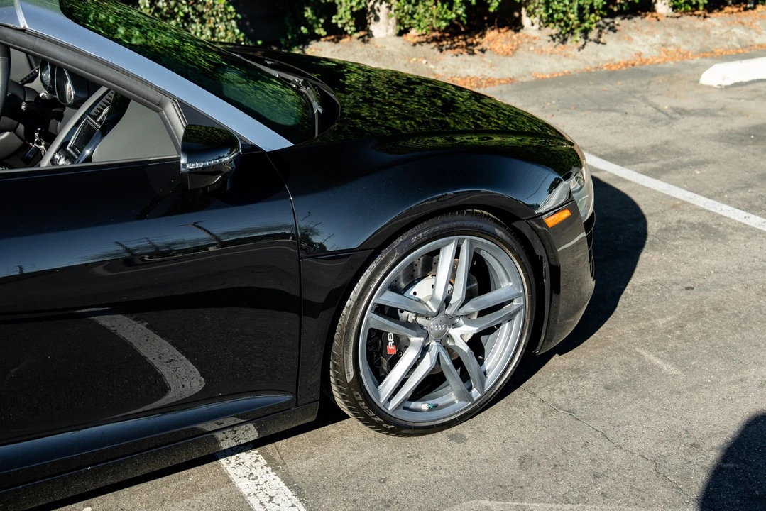 2014 Audi 42 R8 - Image 11 of 21