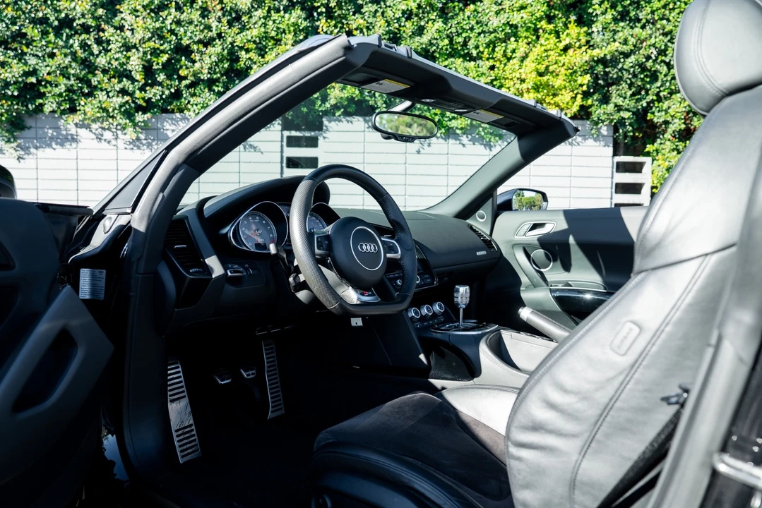 2014 Audi 42 R8 - Image 2 of 21